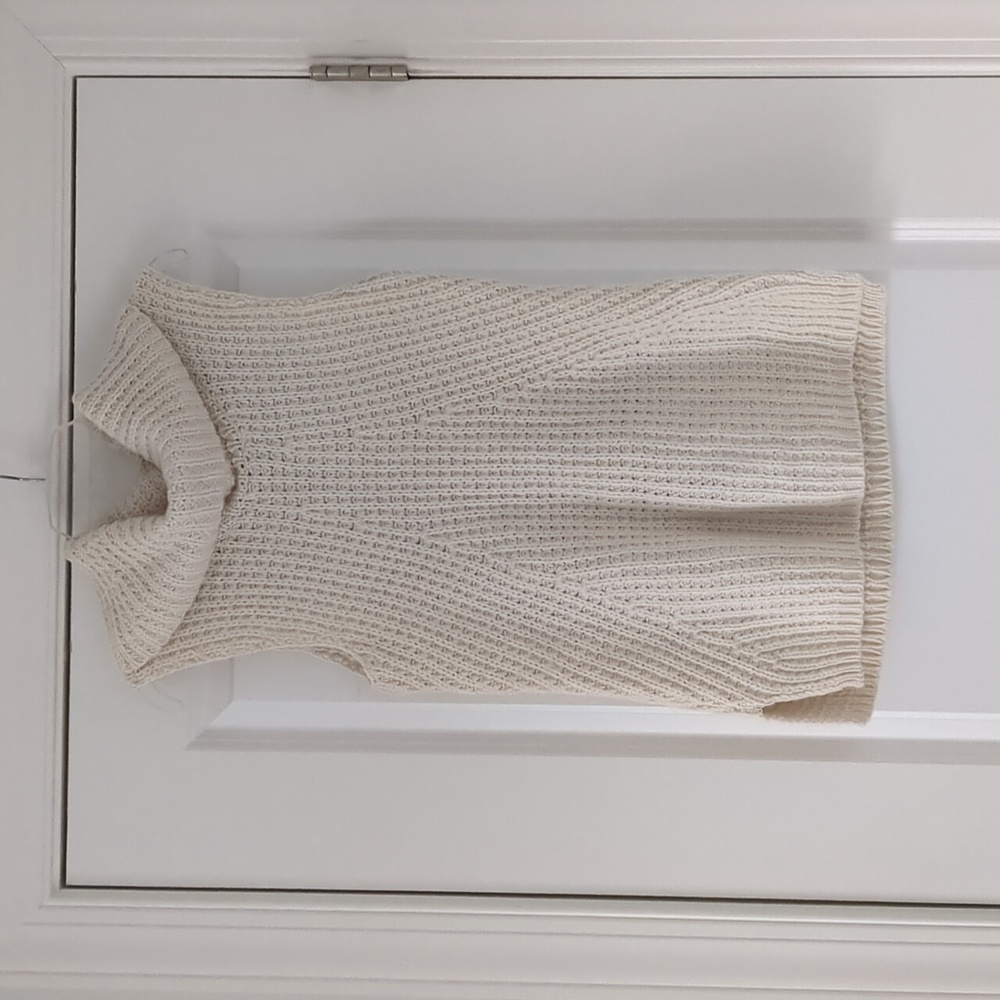 Max Studio - Cowl Neck Sleeveless Sweater